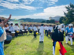 신나는학교, 학생이 가르치고 학부모가 배우는 교육공동체 실현