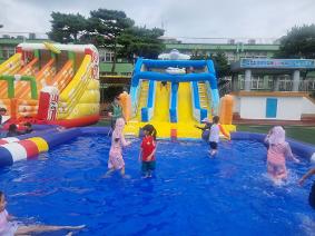 학교 안 물놀이 체험